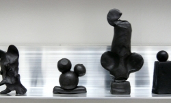 4 vier mönster, gespiegelt, aus der Werkgruppe »mönsterchen«, Kleinskulpturen aus Knete, 2008-12