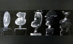 tischfüßler, 2000, Acryl auf Karton, 27 x 60 cm 